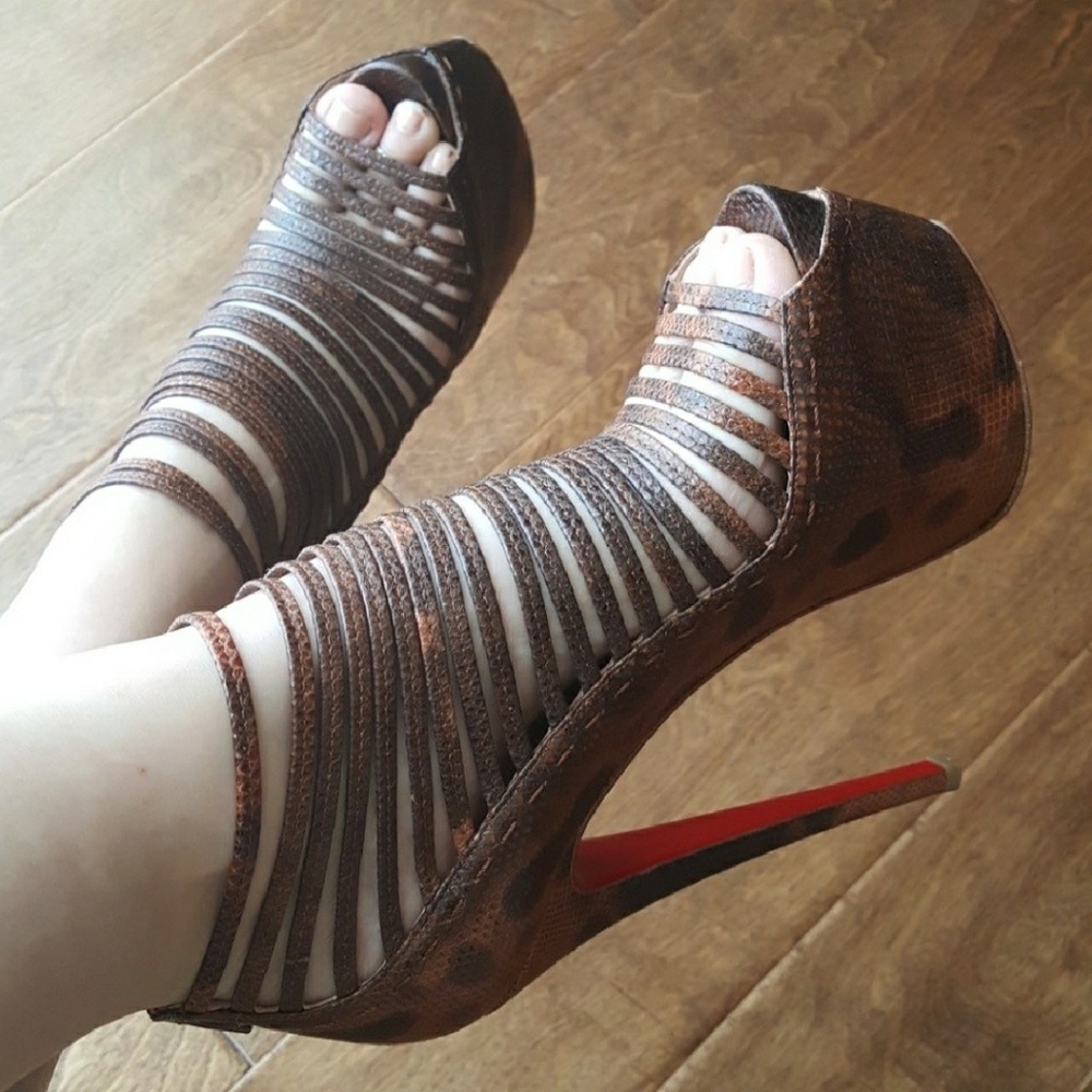 HP🥳Christian Louboutin Zoulou heels - Picture 2 of 8